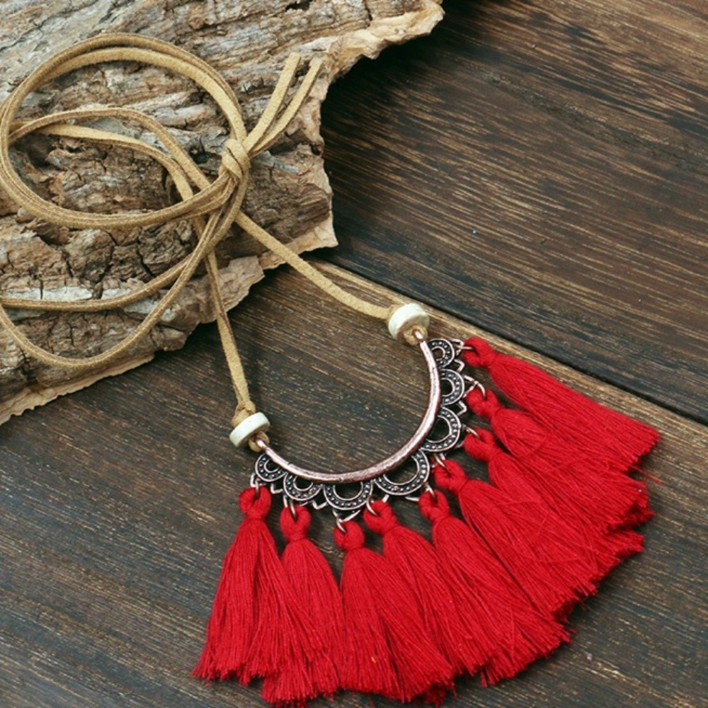 🌺4 Items 25$ 🌺 Fringe Tassel Pendant Necklace - Red - Boho Festival NWT